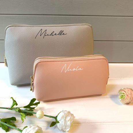 Personalised Bridesmaid Cosmetic Bag: Custom Gift for Your Bridal Party